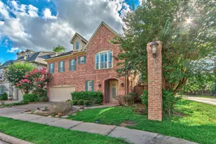 6318 Elm Ct, Bellaire, TX 77401 - Photo 2