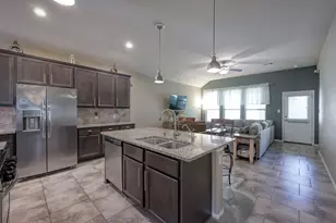 7329 Masquerade Ln, Conroe, TX 77304 - Photo 6