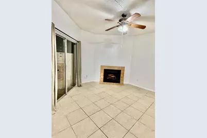 10855 Meadowglen Lane #1009, Houston, TX 77042 - Photo 4