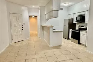 10855 Meadowglen Ln, Houston, TX 77042 - Photo 6