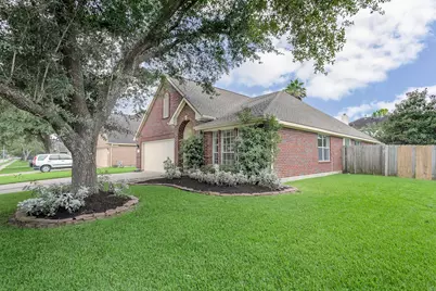 1828 Barretts Glen Drive, Pearland, TX 77581 - Photo 1