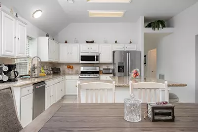 1828 Barretts Glen Drive, Pearland, TX 77581 - Photo 10