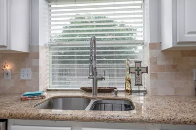 1828 Barretts Glen Drive, Pearland, TX 77581 - Photo 12