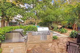121 N Post Oak Ln, Houston, TX 77024 - Photo 24