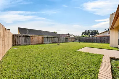 12047 Plumpoint Drive, Houston, TX 77099 - Photo 32