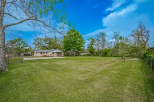 111 N 11th St, Highlands, TX 77562 - Photo 4