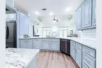 540 Springwood Drive, Conroe, TX 77385 - Photo 6
