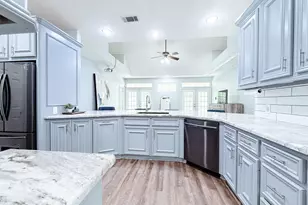 540 Springwood Dr, Conroe, TX 77385 - Photo 6