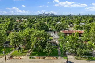 246 Rebecca St, Houston, TX 77022 - Photo 10