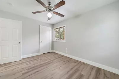 207 W Saunders Street, League City, TX 77573 - Photo 14