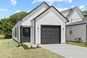 201 S 2nd St, Beasley, TX 77417 - Photo 2