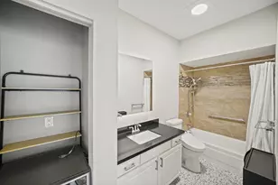 2475 Underwood St, Houston, TX 77030 - Photo 28