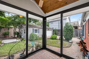 1706 W Main St, Houston, TX 77098 - Photo 32