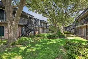 8939 Gaylord St, Houston, TX 77024 - Photo 20