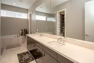 2423 W Main St, Houston, TX 77098 - Photo 20