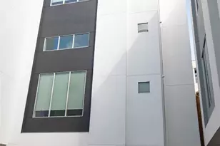 2423 W Main St, Houston, TX 77098 - Photo 2