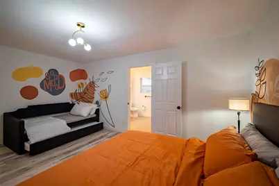 5918 Lattimer Drive, Houston, TX 77035 - Photo 18