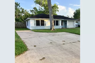324 Acacia Street, Lake Jackson, TX 77566 - Photo 2