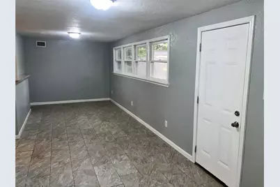 324 Acacia Street, Lake Jackson, TX 77566 - Photo 8
