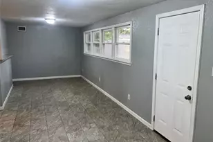 324 Acacia St, Lake Jackson, TX 77566 - Photo 8
