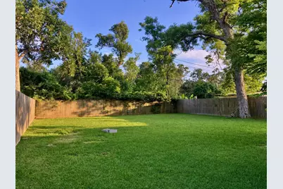 324 Acacia Street, Lake Jackson, TX 77566 - Photo 12