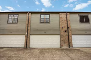 9850 Pagewood Ln, Houston, TX 77042 - Photo 32