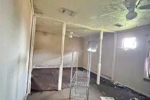 1042 Marcolin St, Houston, TX 77088 - Photo 16