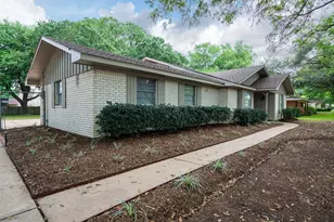 1025 N Meyer St, Sealy, TX 77474 - Photo 10