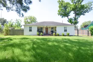 219 W 30th St, Houston, TX 77018 - Photo 1