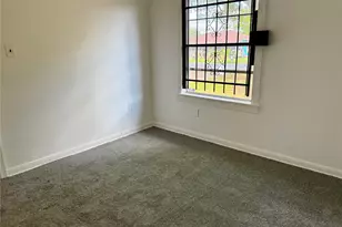 5326 Wenda St, Houston, TX 77033 - Photo 4