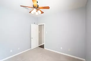 22 S Lace Arbor Dr, The Woodlands, TX 77382 - Photo 16