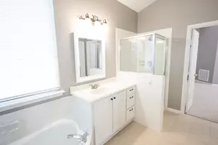 22 S Lace Arbor Dr, The Woodlands, TX 77382 - Photo 14