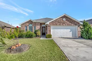 5011 Gulf Stream Ln, Bacliff, TX 77518 - Photo 1