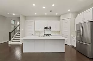 10972 Hewitt Cliff Ln, Houston, TX 77043 - Photo 4