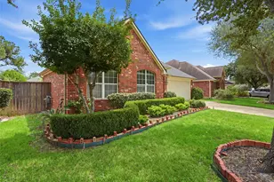 16106 Saxon Hollow Ln, Houston, TX 77084 - Photo 2