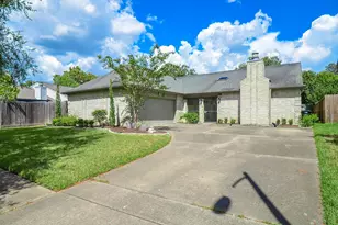 2119 Glen Knoll Dr, Houston, TX 77077 - Photo 2