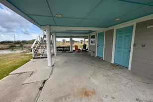 103 S T Head Dr, Seadrift, TX 77983 - Photo 12