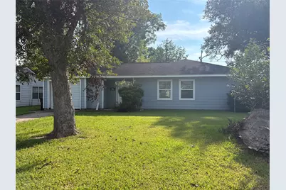 825 Magnolia Street, Lake Jackson, TX 77566 - Photo 1