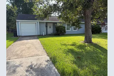 825 Magnolia Street, Lake Jackson, TX 77566 - Photo 2