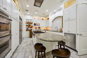 2121 Kirby Dr, Houston, TX 77019 - Photo 10