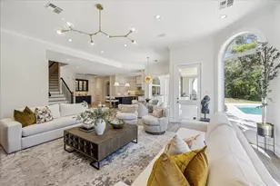 608 Little John Ln, Houston, TX 77024 - Photo 16