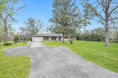 222 Hillcrest Drive, Conroe, TX 77303 - Photo 2