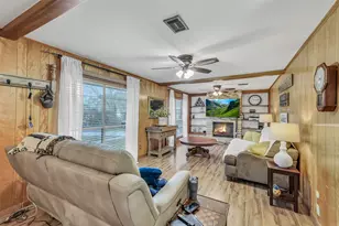 222 Hillcrest Dr, Conroe, TX 77303 - Photo 8