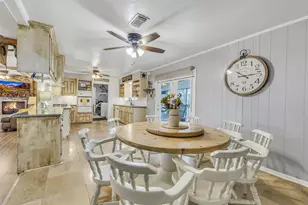 222 Hillcrest Dr, Conroe, TX 77303 - Photo 10