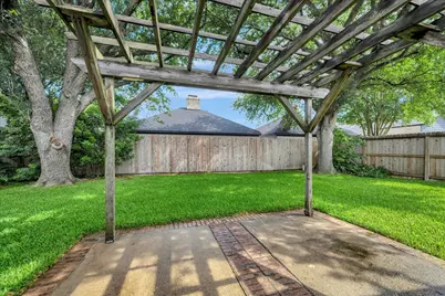 2421 Baycrest Drive, Houston, TX 77058 - Photo 32