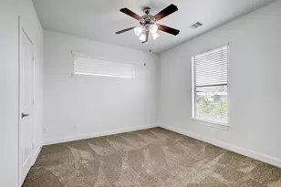 2364 Sperber Ln, Houston, TX 77003 - Photo 8