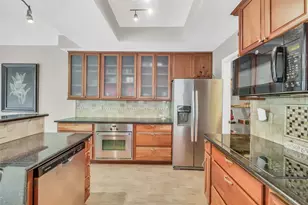 271 Litchfield Ln, Houston, TX 77024 - Photo 8