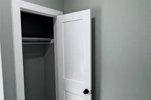 121 S 10th St, Conroe, TX 77301 - Photo 12