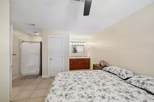 10702 Duncum St, Houston, TX 77013 - Photo 6