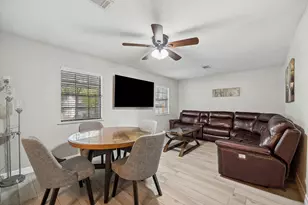 10702 Duncum St, Houston, TX 77013 - Photo 2